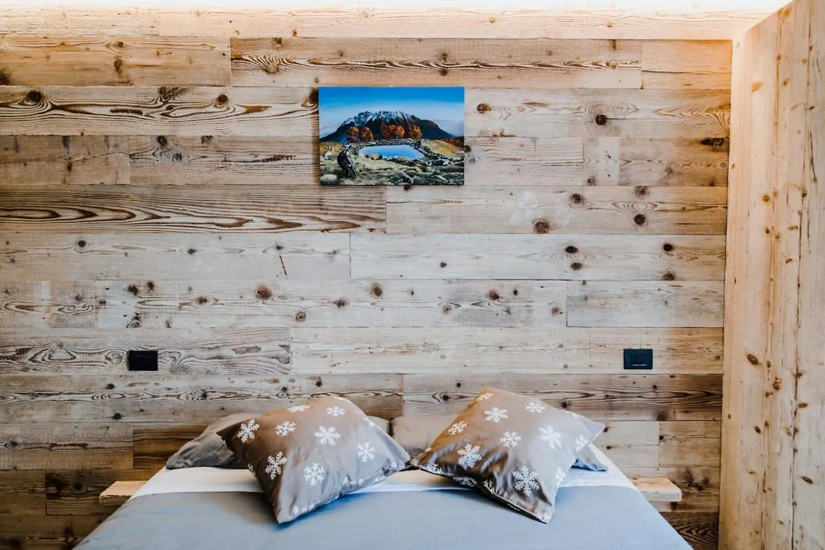 Bed and Breakfast Atelier Della Montagna Zambla Alta 0*,